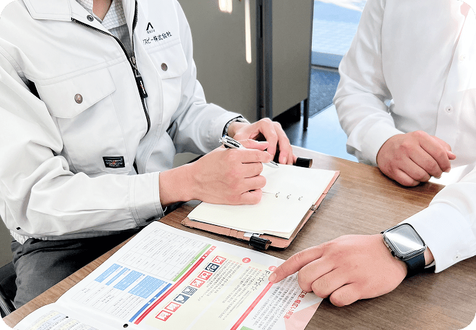 打ち合わせ中のイメージ写真